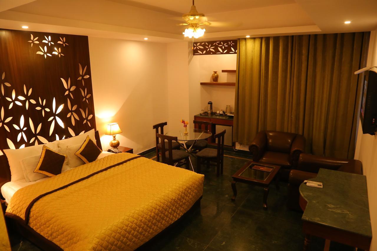 Kosi Magsons Resorts Vrindavan מראה חיצוני תמונה