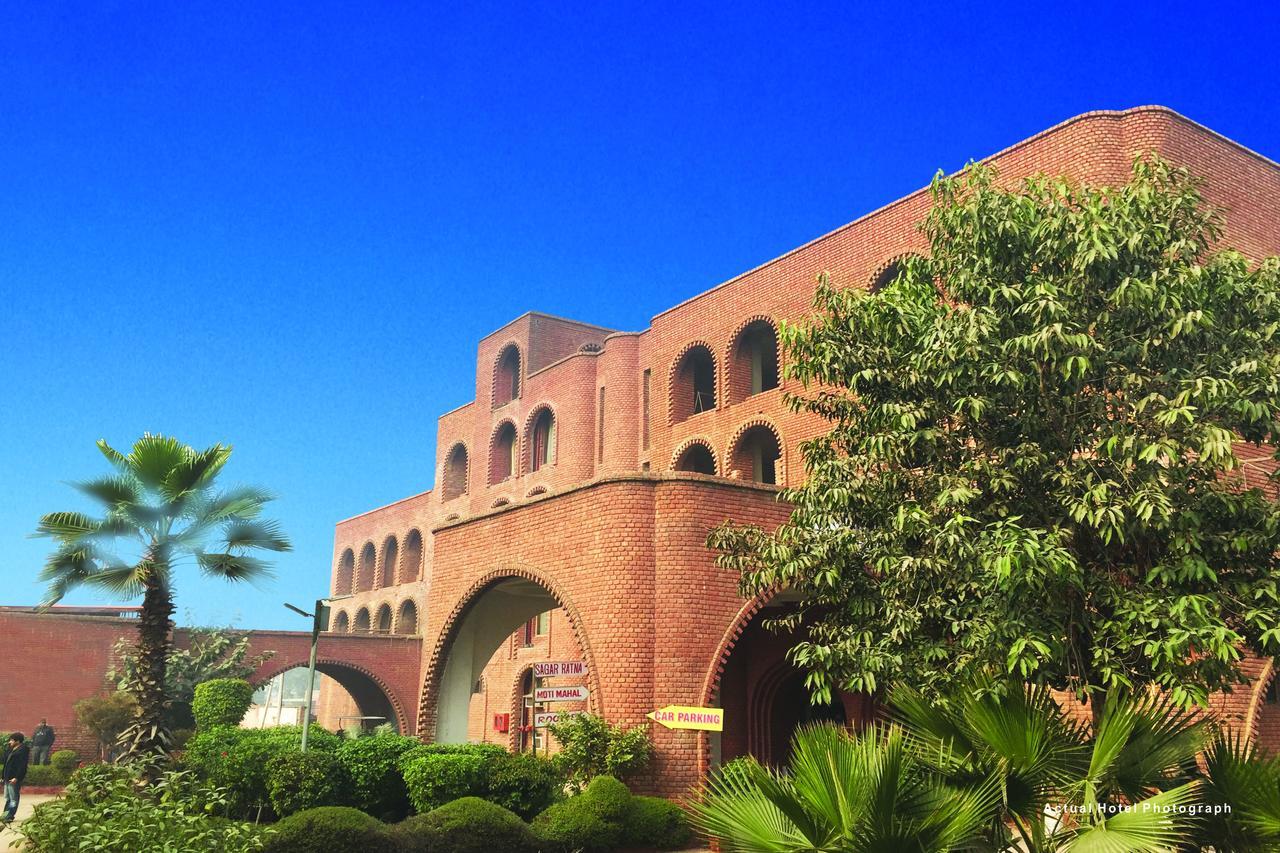 Kosi Magsons Resorts Vrindavan מראה חיצוני תמונה