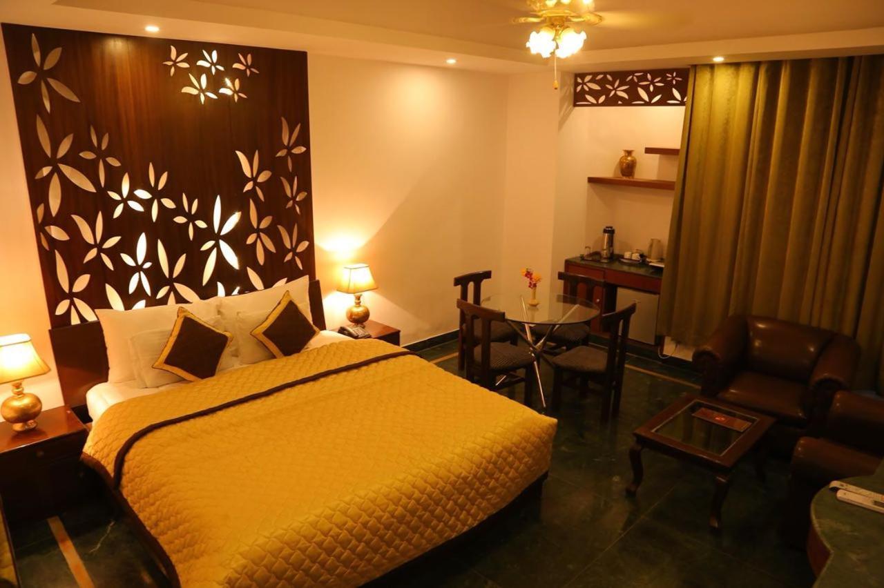 Kosi Magsons Resorts Vrindavan מראה חיצוני תמונה